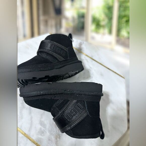 UGG Toddler Neumel Snapback V Strap chukka Winter Snow Shearling Boot Size 6 - Picture 9 of 12